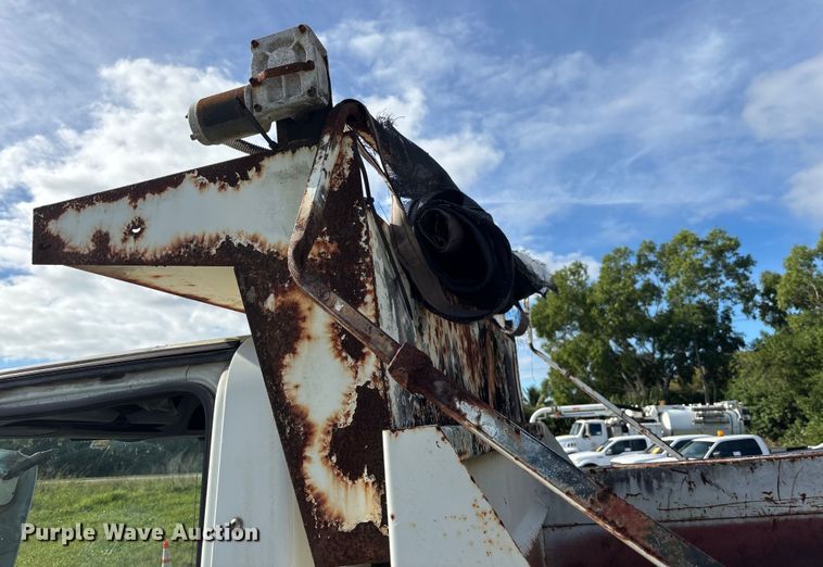 image for item DU2629 2003 International 7400 dump truck