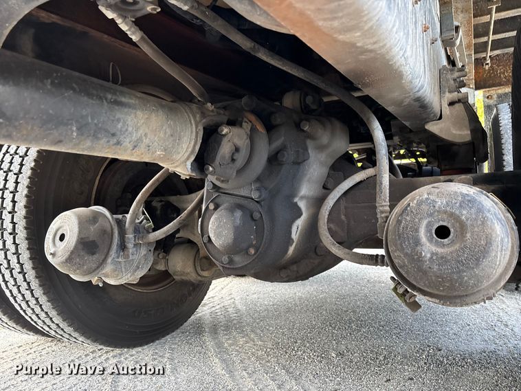 image for item DU2629 2003 International 7400 dump truck