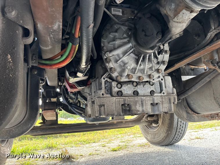 image for item DU2629 2003 International 7400 dump truck