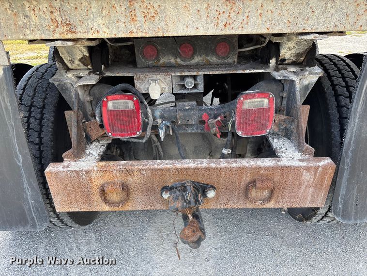 image for item DU2629 2003 International 7400 dump truck