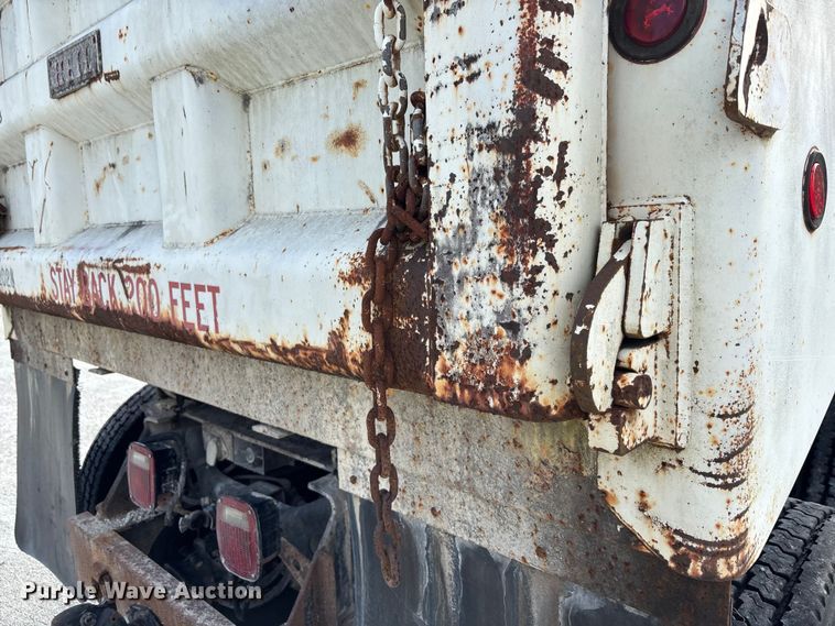 image for item DU2629 2003 International 7400 dump truck