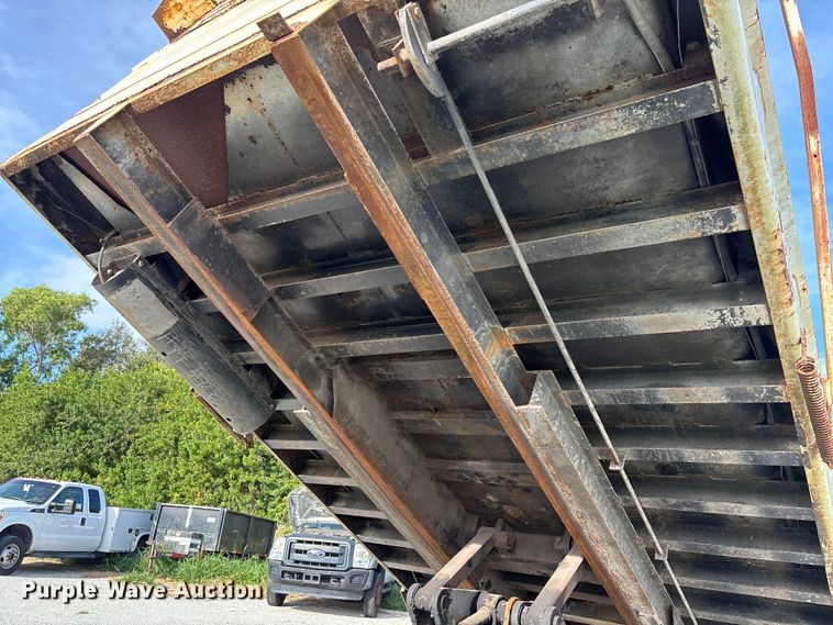 image for item DU2629 2003 International 7400 dump truck