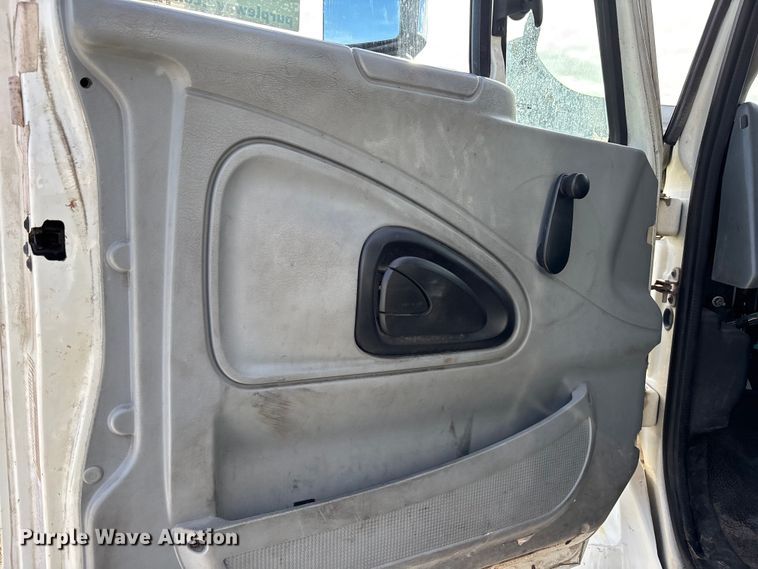 image for item DU2629 2003 International 7400 dump truck