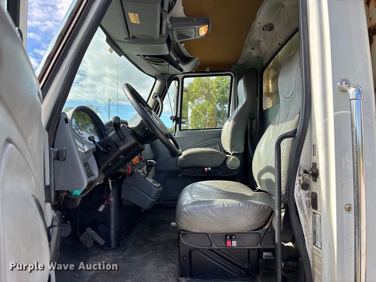 image for item DU2629 2003 International 7400 dump truck