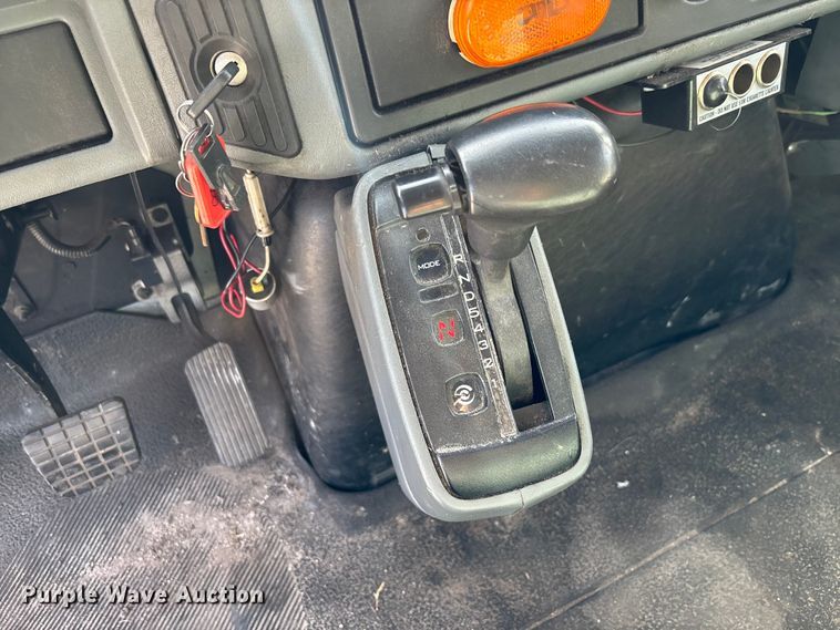 image for item DU2629 2003 International 7400 dump truck