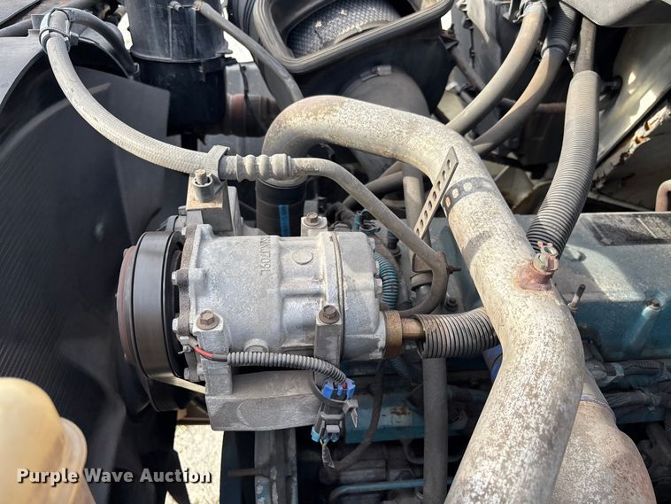 image for item DU2629 2003 International 7400 dump truck