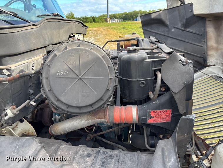 image for item DU2629 2003 International 7400 dump truck