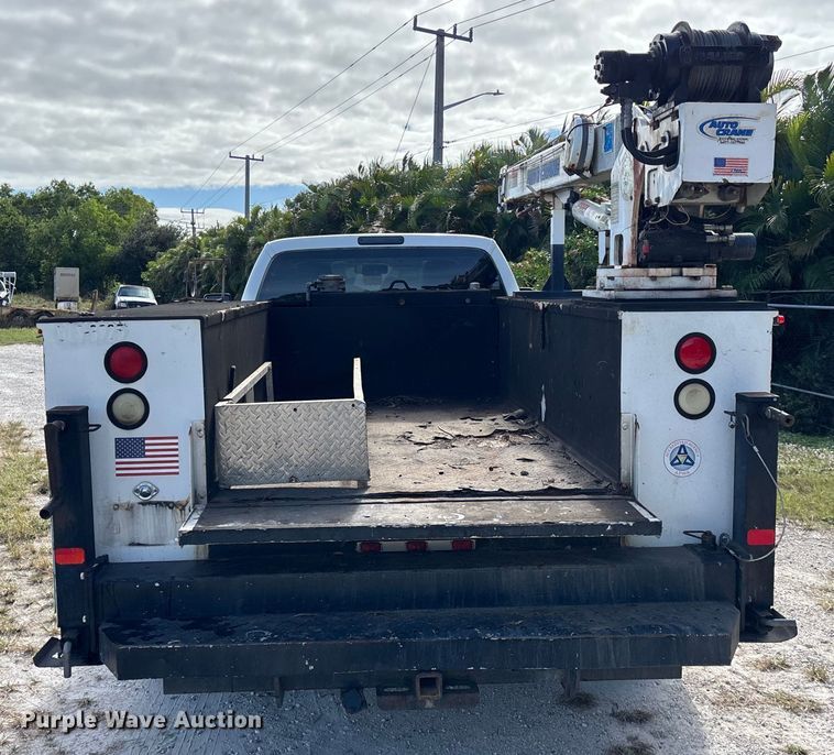image for item DU2634 2015 Ford F550 Super Duty utility / service truck