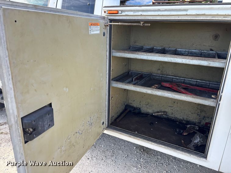 image for item DU2634 2015 Ford F550 Super Duty utility / service truck