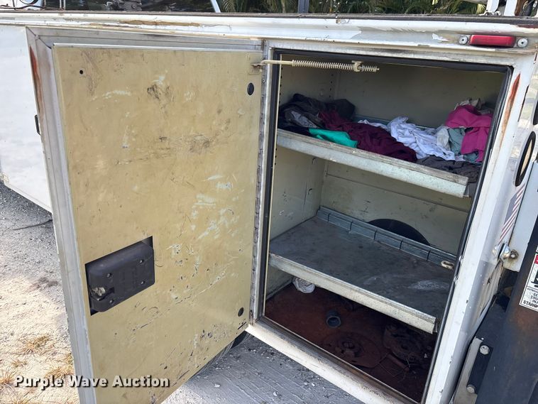 image for item DU2634 2015 Ford F550 Super Duty utility / service truck