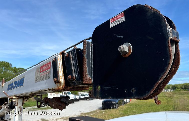 image for item DU2634 2015 Ford F550 Super Duty utility / service truck