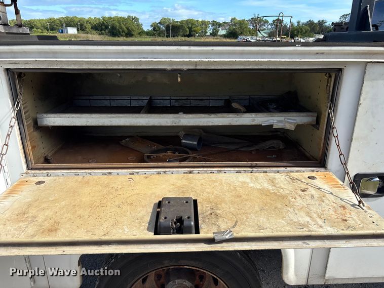 image for item DU2634 2015 Ford F550 Super Duty utility / service truck