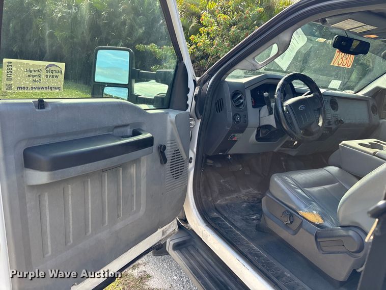 image for item DU2634 2015 Ford F550 Super Duty utility / service truck