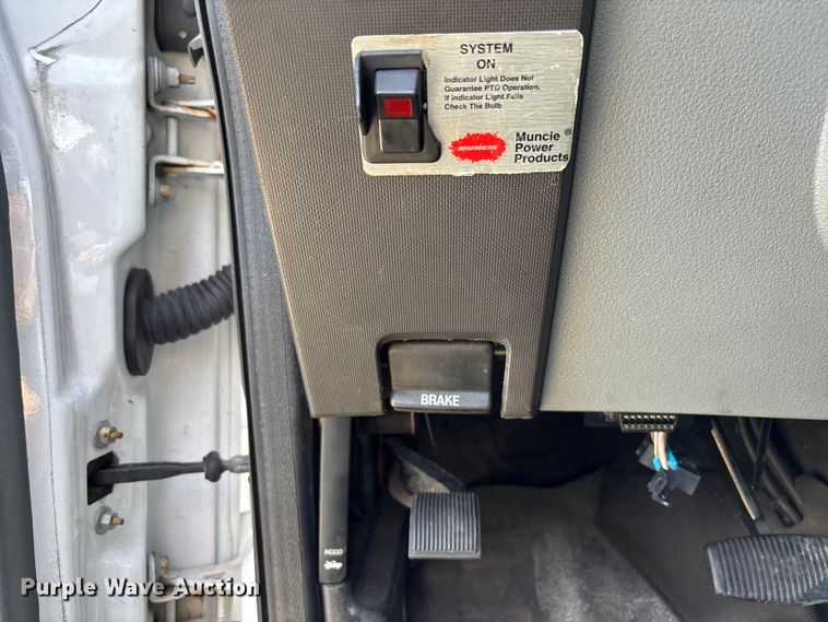 image for item DU2634 2015 Ford F550 Super Duty utility / service truck