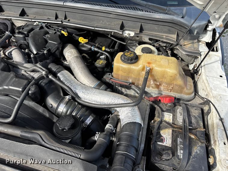 image for item DU2634 2015 Ford F550 Super Duty utility / service truck