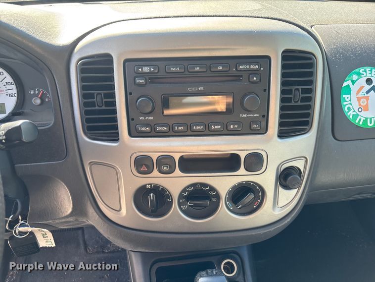 image for item DU2636 2005 Ford Escape XLT SUV