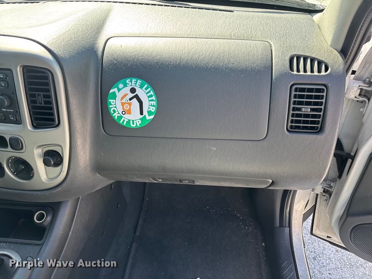 image for item DU2636 2005 Ford Escape XLT SUV