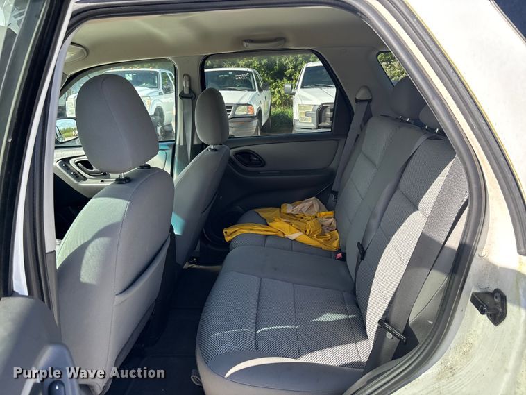 image for item DU2636 2005 Ford Escape XLT SUV