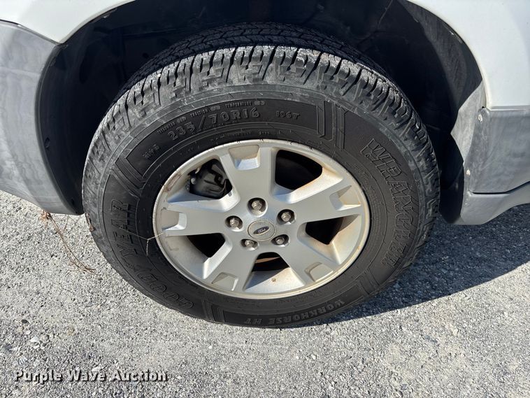 image for item DU2636 2005 Ford Escape XLT SUV