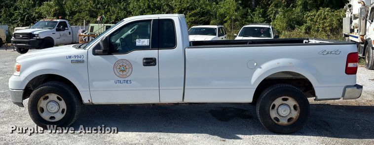 image for item DU2639 2004 Ford F150 Super Duty XL pickup truck