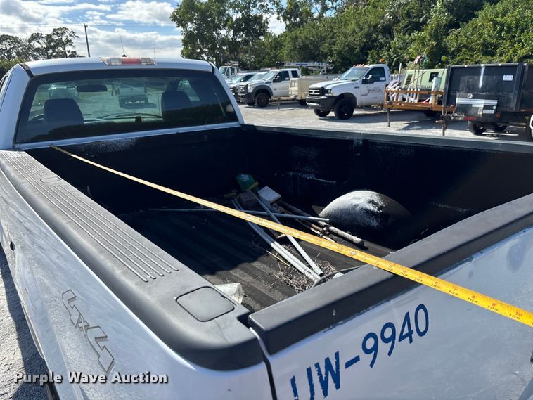 image for item DU2639 2004 Ford F150 Super Duty XL pickup truck