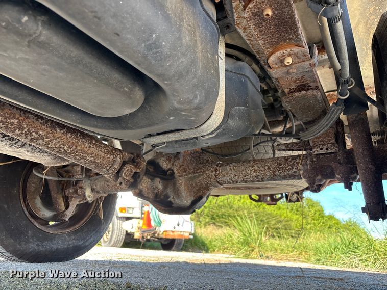 image for item DU2639 2004 Ford F150 Super Duty XL pickup truck