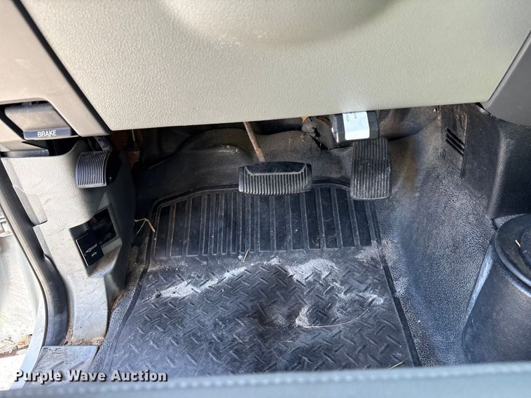 image for item DU2639 2004 Ford F150 Super Duty XL pickup truck