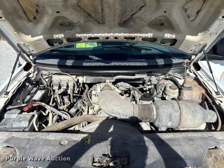 image for item DU2639 2004 Ford F150 Super Duty XL pickup truck