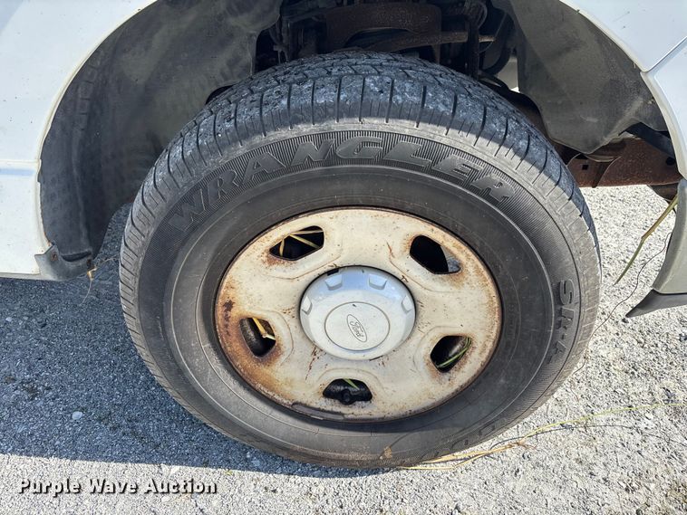 image for item DU2639 2004 Ford F150 Super Duty XL pickup truck