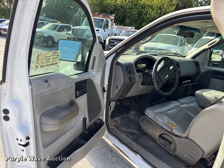 image for item DU2645 2006 Ford F150 Super Duty XL pickup truck