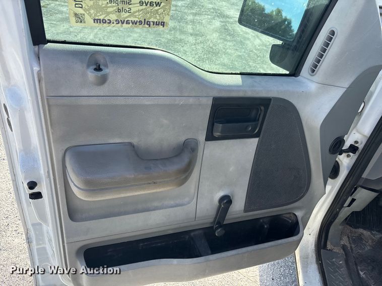 image for item DU2645 2006 Ford F150 Super Duty XL pickup truck