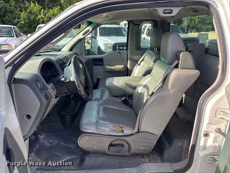 image for item DU2645 2006 Ford F150 Super Duty XL pickup truck