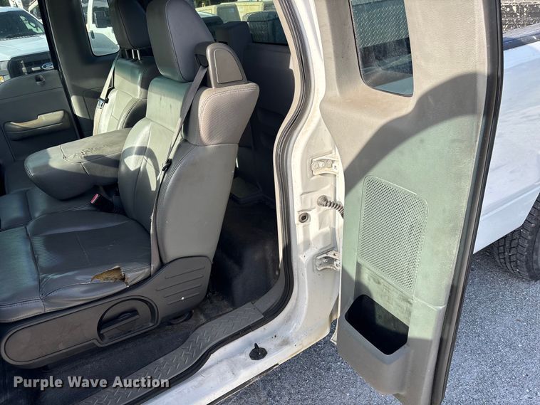 image for item DU2645 2006 Ford F150 Super Duty XL pickup truck