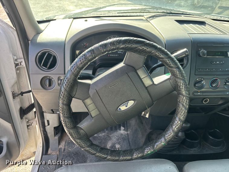 image for item DU2645 2006 Ford F150 Super Duty XL pickup truck