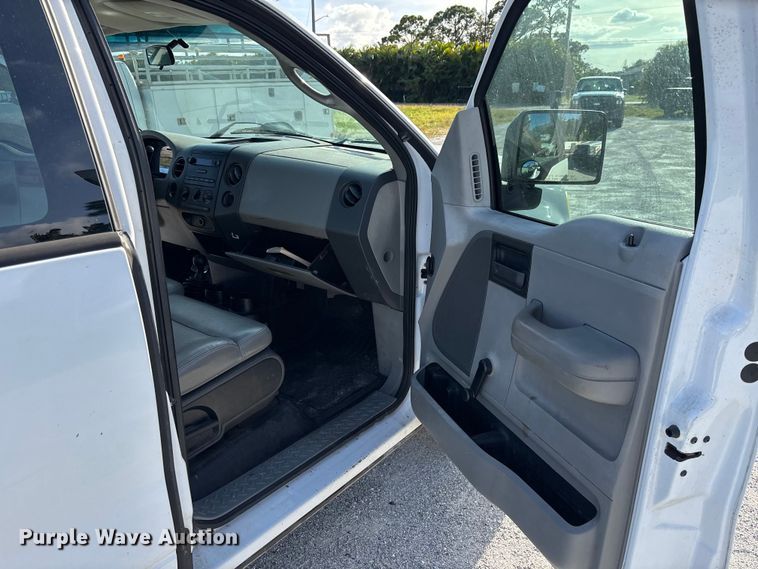 image for item DU2645 2006 Ford F150 Super Duty XL pickup truck