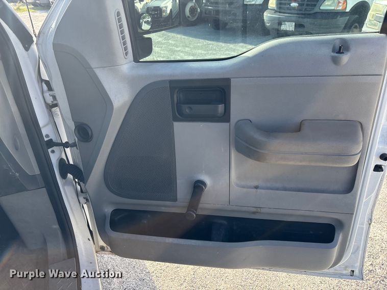 image for item DU2645 2006 Ford F150 Super Duty XL pickup truck