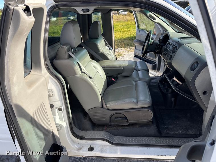 image for item DU2645 2006 Ford F150 Super Duty XL pickup truck