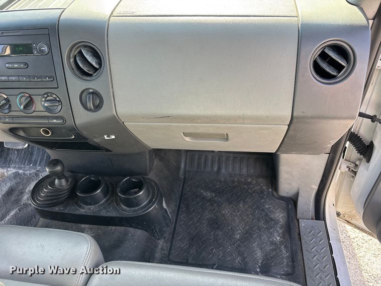 image for item DU2645 2006 Ford F150 Super Duty XL pickup truck