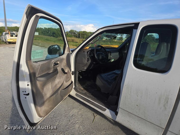 image for item DU2649 2003 Ford F150 Ext. Cab pickup truck