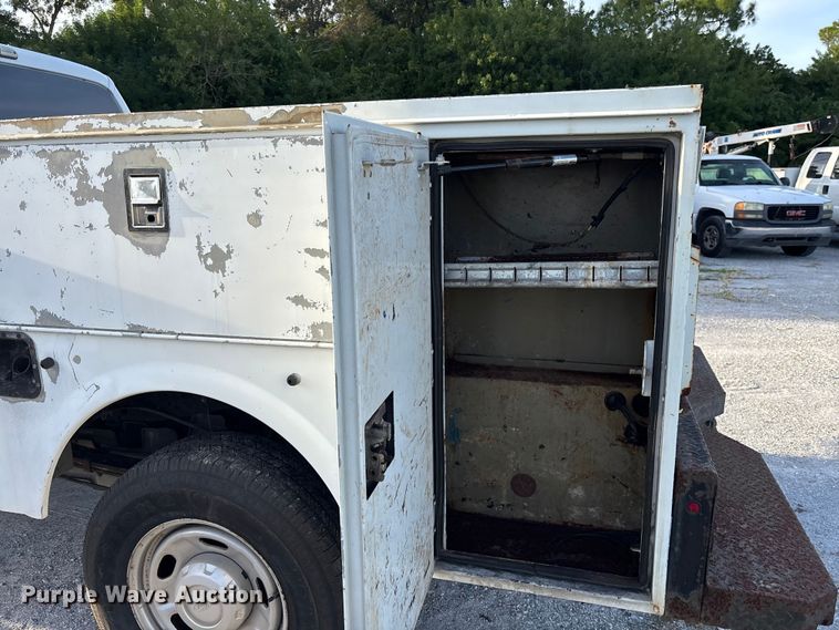 image for item DU2650 2015 Ford F250 Super Duty XL Ext. Cab utility bed pickup truck