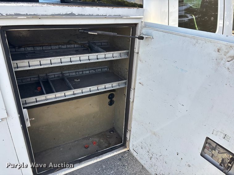 image for item DU2650 2015 Ford F250 Super Duty XL Ext. Cab utility bed pickup truck