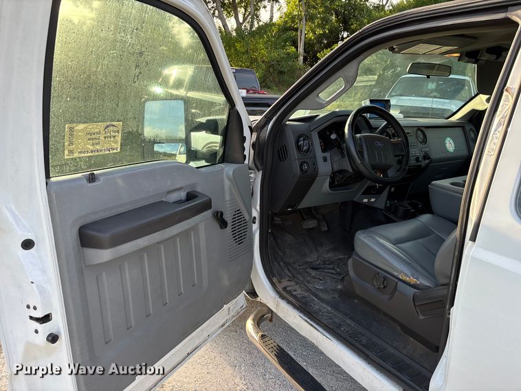 image for item DU2650 2015 Ford F250 Super Duty XL Ext. Cab utility bed pickup truck