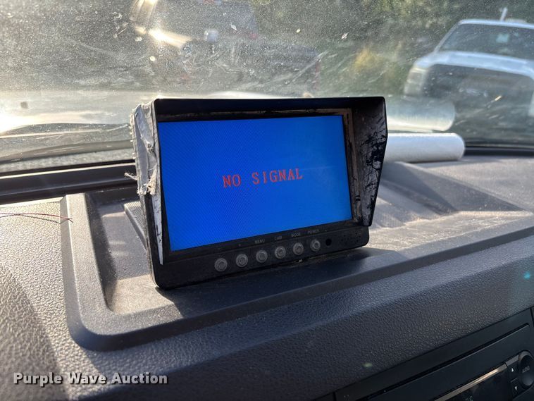 image for item DU2650 2015 Ford F250 Super Duty XL Ext. Cab utility bed pickup truck