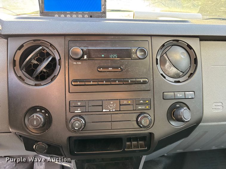 image for item DU2650 2015 Ford F250 Super Duty XL Ext. Cab utility bed pickup truck