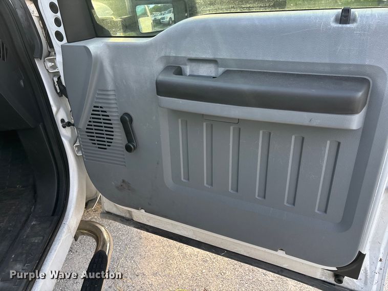 image for item DU2650 2015 Ford F250 Super Duty XL Ext. Cab utility bed pickup truck