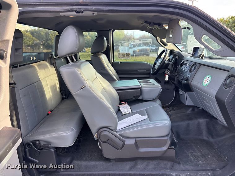 image for item DU2650 2015 Ford F250 Super Duty XL Ext. Cab utility bed pickup truck