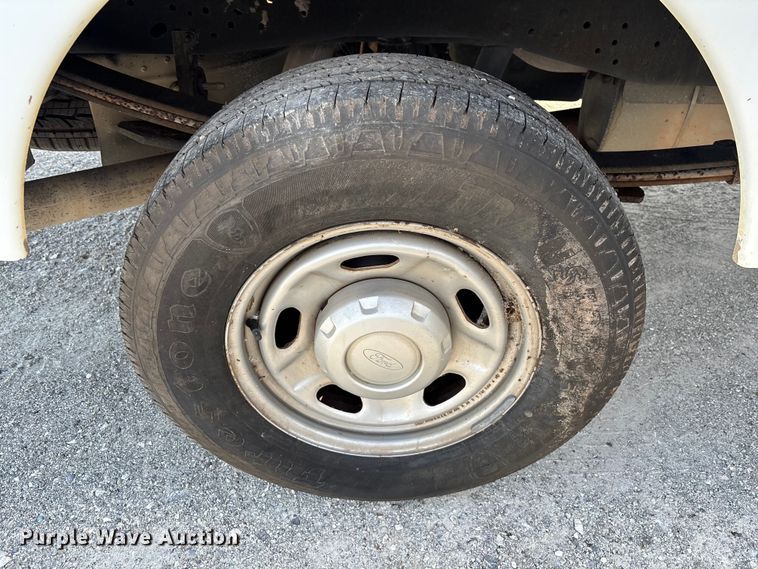 image for item DU2650 2015 Ford F250 Super Duty XL Ext. Cab utility bed pickup truck