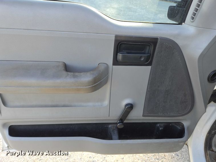 image for item DU2651 2006 Ford F150 Ext. Cab pickup truck