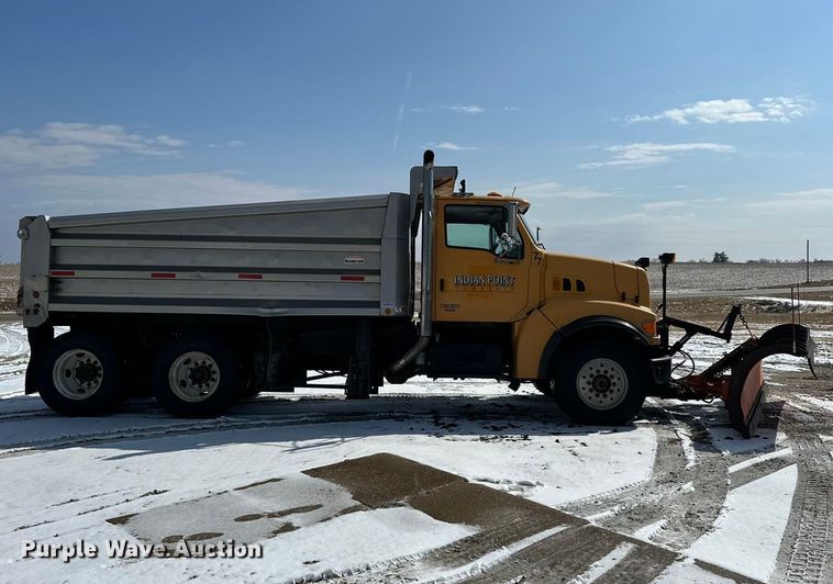 image for item DV0799 2004 Sterling L9500 dump truck
