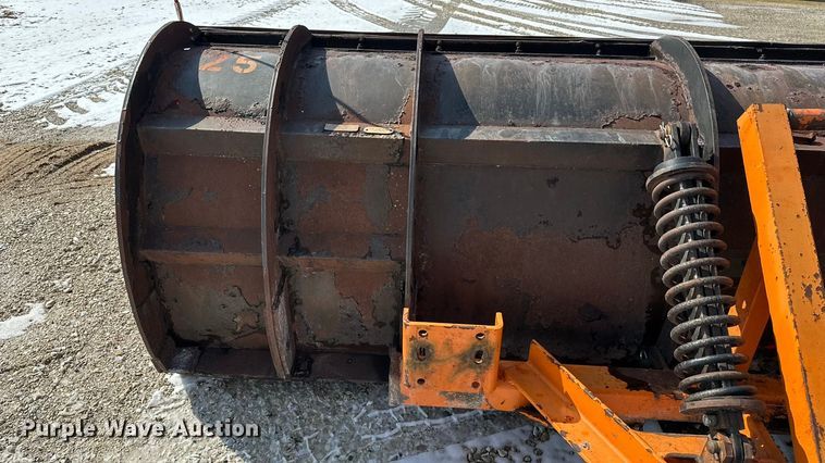 image for item DV0799 2004 Sterling L9500 dump truck